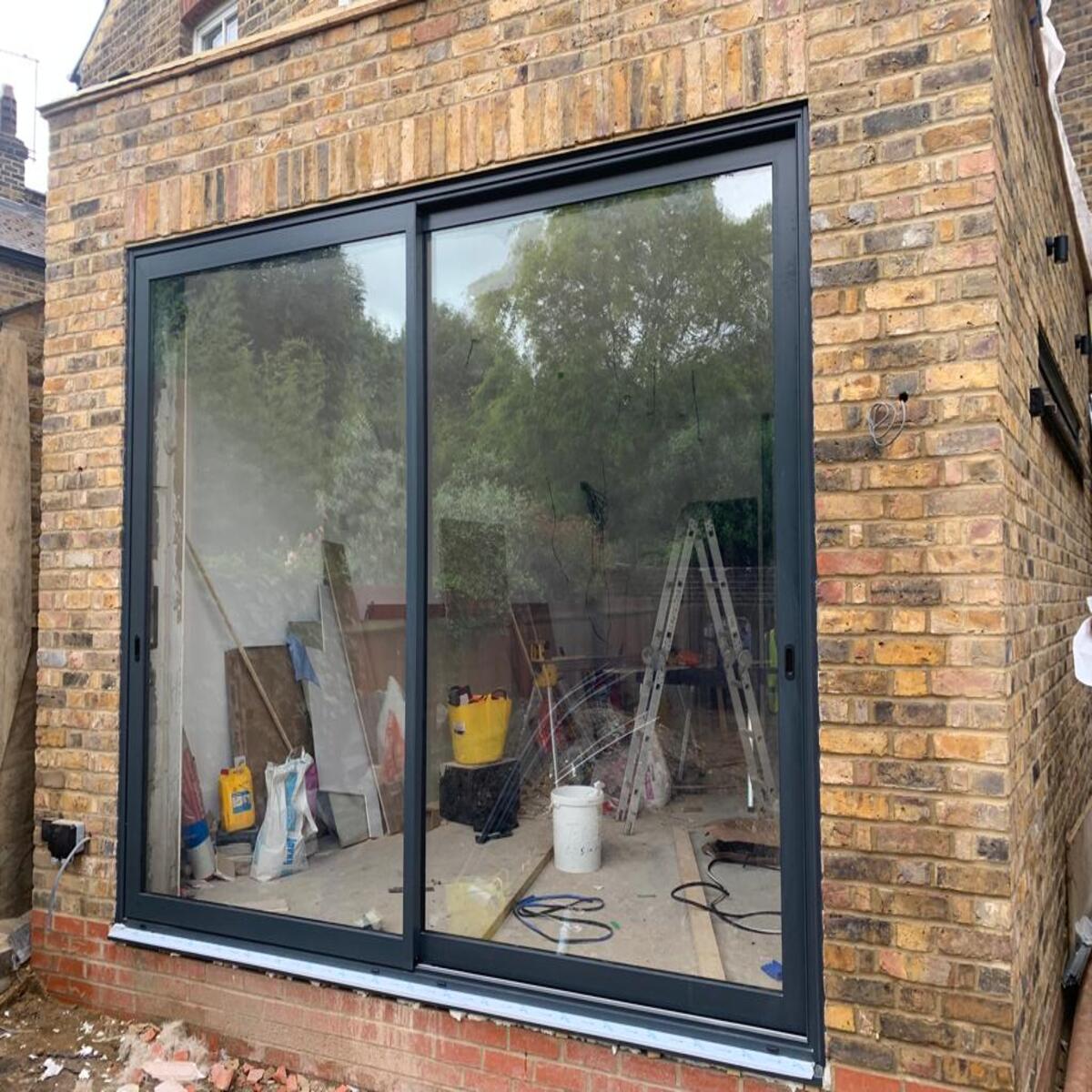 Sliding Door - Gallery Image 4